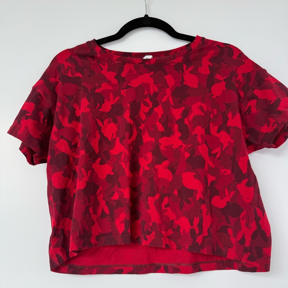 Lululemon New Year Cates Crop T-shirt Year of Rabbit Size 6 $68 - Picture 3 of 5